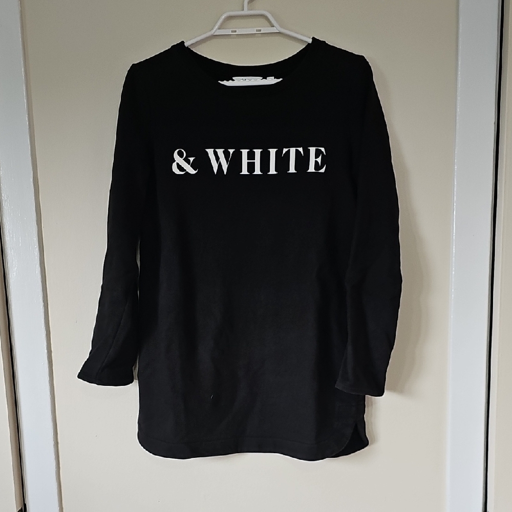 4/$20 Reitmans Long Sweatshirt